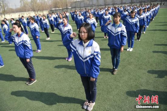 全国人大代表建议立法规范成人仪式 使之为全民族习俗