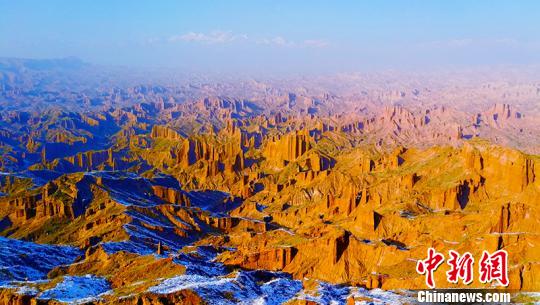 专家学者齐聚新疆阿克苏为峡谷旅游建言献策（图）